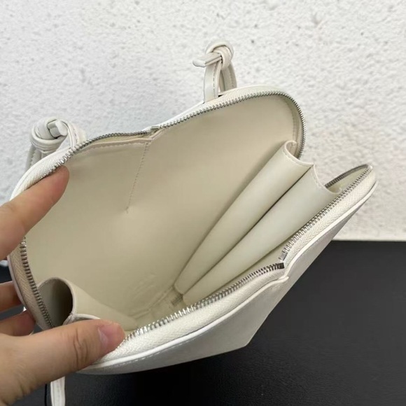 Alaia Cream Heart-Shaped Mini Shoulder Bag - Picture 6 of 6